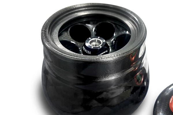 轻量化工程的底层逻辑:深度解析碳纤维零件的制造工艺